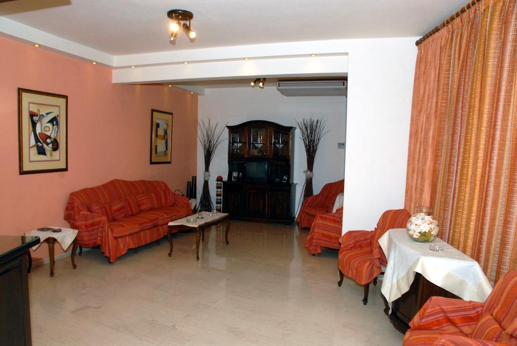 Tzovanna Studios Loutra Edipsou  Bagian luar foto